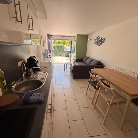 Ideal 5 Pers Terrasse, Parking, Apartment La Grande-Motte